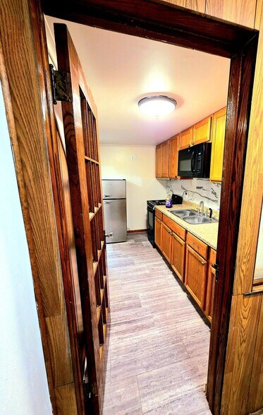 Building Photo - 2229 Brewerton Rd