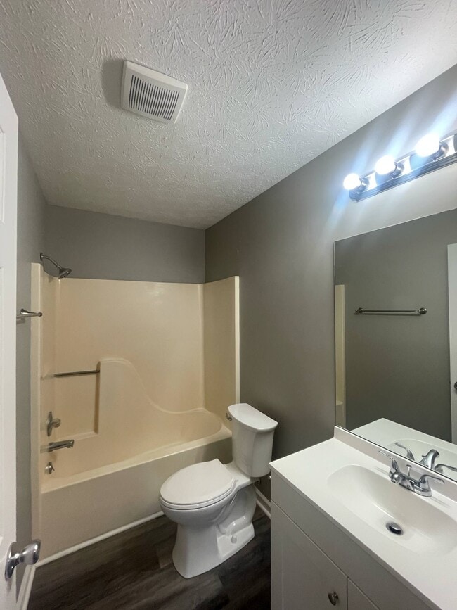 Building Photo - 490 Garden City Dr