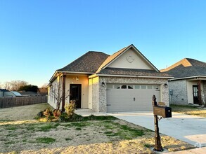 Building Photo - Close to Barksdale Air Force Base...