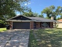 Building Photo - 2406 Broadview St