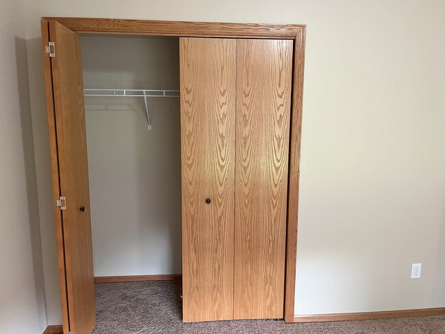 bedroom closet - 1480 Palisades Dr