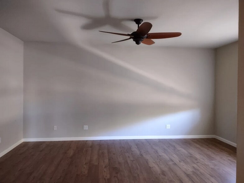 Building Photo - 5069 Wilmont Ct