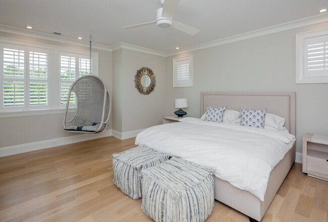 Building Photo - 126 Somerset Ave