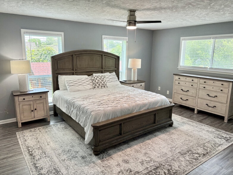 Building Photo - 1105 Glade St