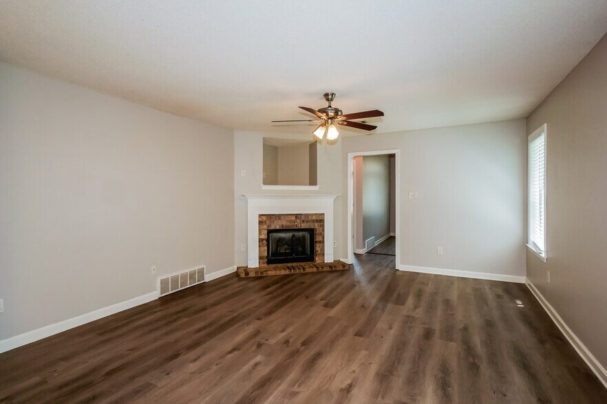 Building Photo - 1341 Broadstone Ln