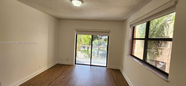 Building Photo - 8180 Geneva Ct