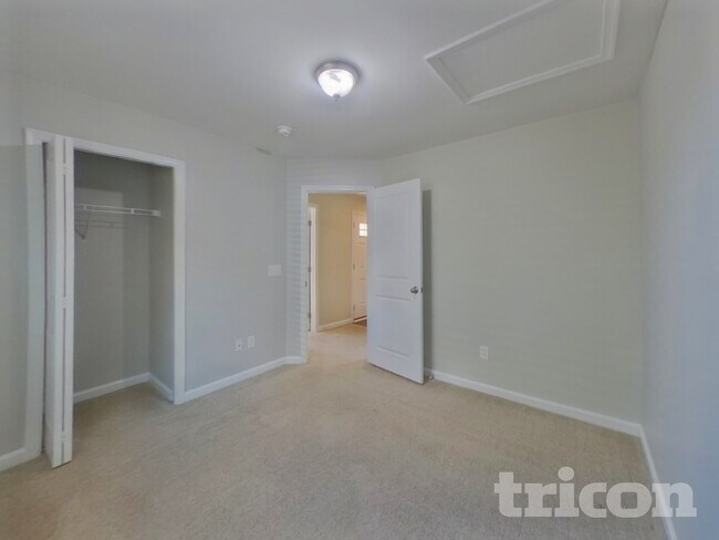 Building Photo - 137 Portchester Ln