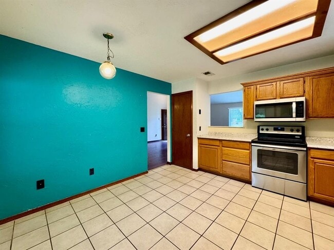 Building Photo - 11628 Lorene Ave
