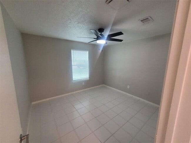 Building Photo - 2518 Fredericksburg Dr