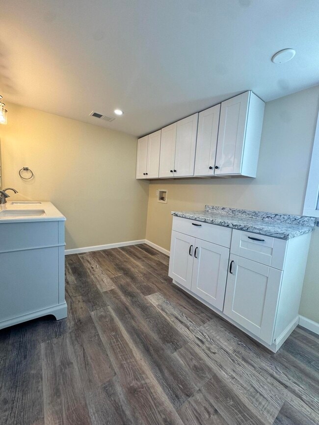 Building Photo - 501 Webb Ridge Rd