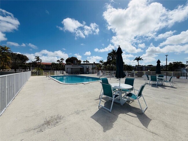 Building Photo - 4920 NW 79th Ave