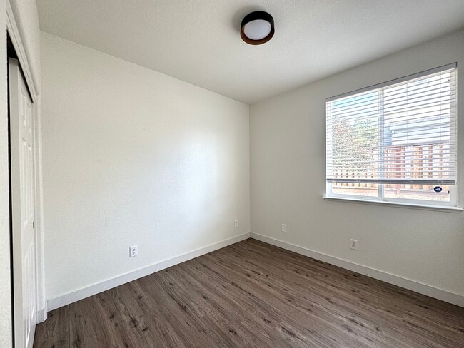 Building Photo - 5406 Martingale Ct