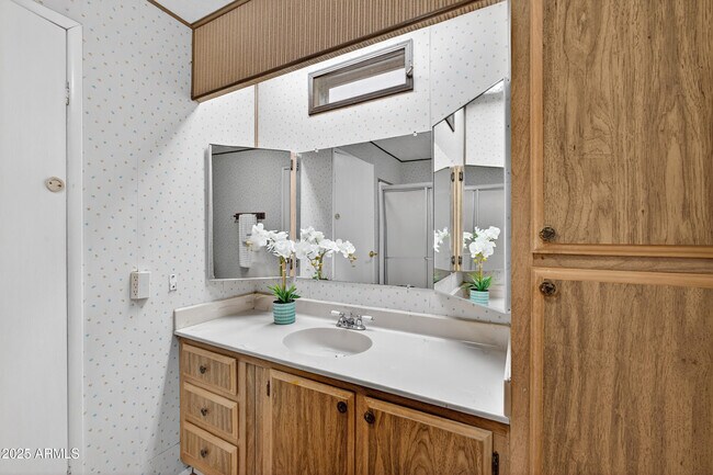 Building Photo - 5807 E Leonora St