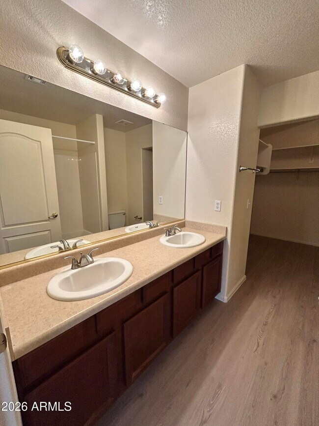 Building Photo - 42406 W Sunland Dr