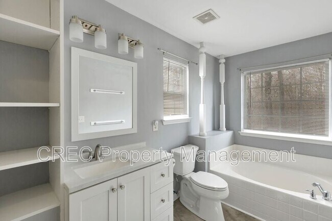 Building Photo - 3050 Argyll Dr