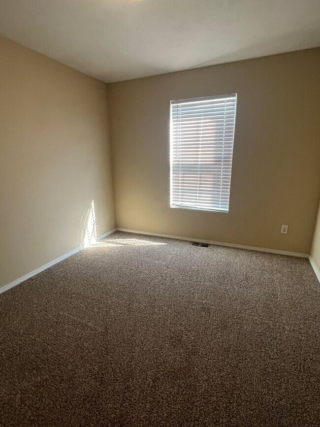 Building Photo - COMING SOON: Beautiful 3 bedroom / 2 bathroom house in Joplin Mo close to Missouri Southern with ...