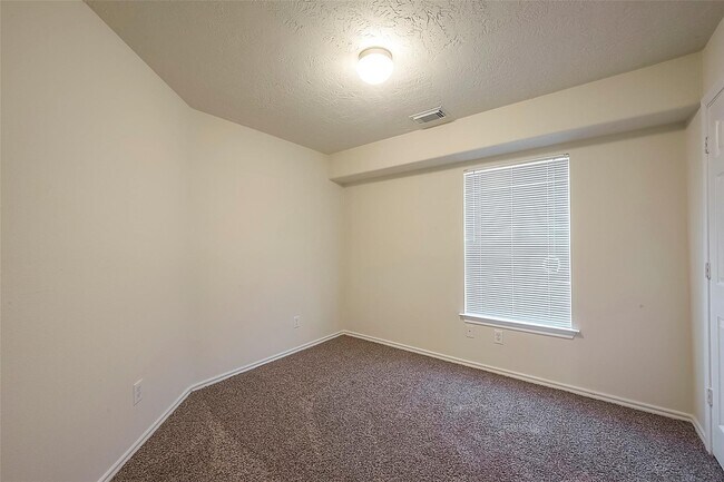 Building Photo - 14330 Fairbuff Ln