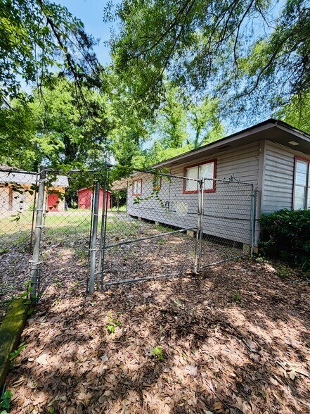 Building Photo - 1735 Green St