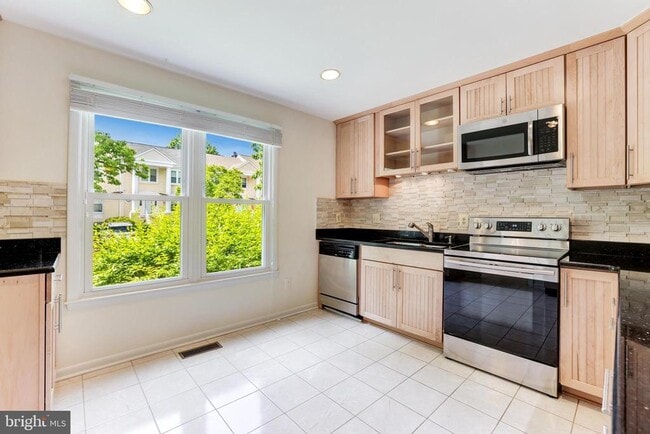 Building Photo - 8509 Jeffersonian Ct