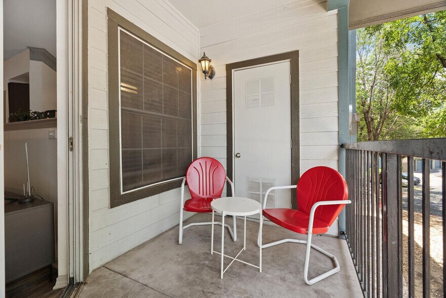 Building Photo - 12100 Metric Blvd