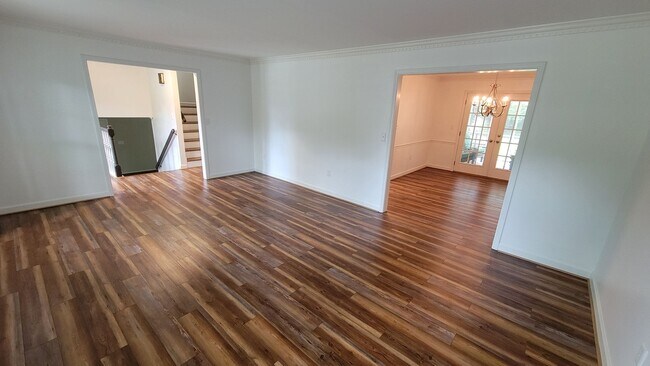 Building Photo - 4 bed, 2.5 Bath Home Available in Sugar Creek