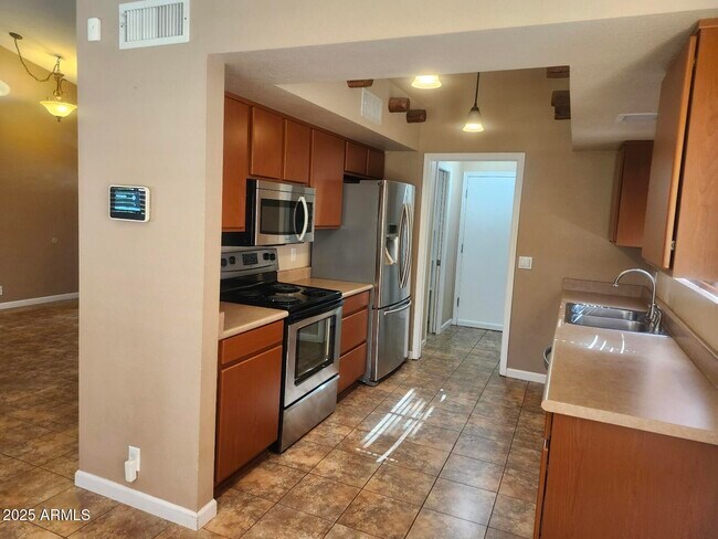 Building Photo - 8903 W El Caminito Dr