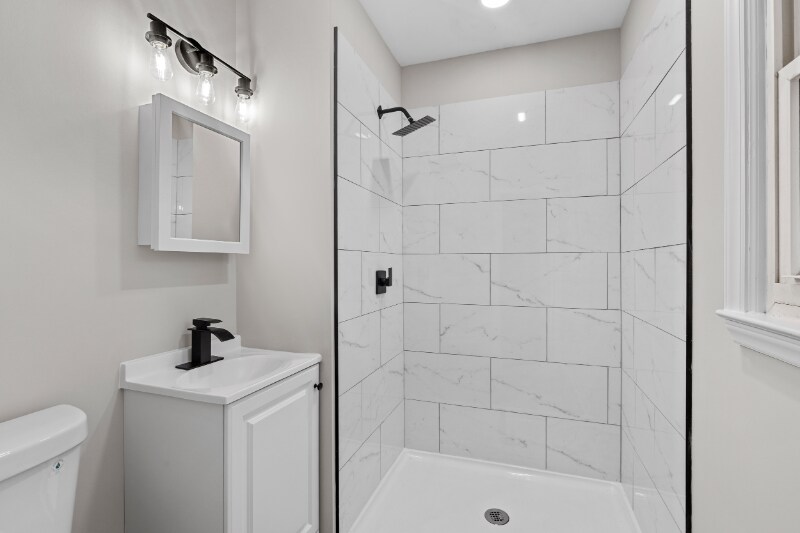 Building Photo - 1200 Lockland Ave