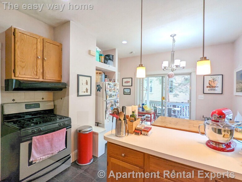 Building Photo - 392 Washington St