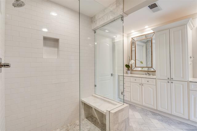 Building Photo - 3401 Lee Pkwy