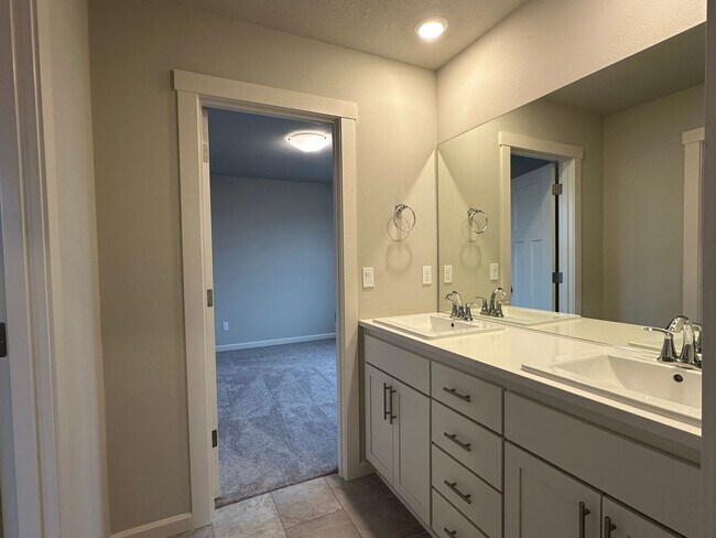 Building Photo - 6157 Savannah St SE