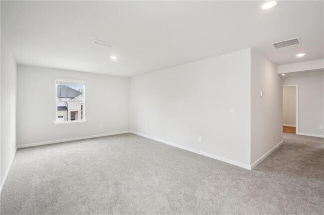 Building Photo - 95 Sequoia Ln