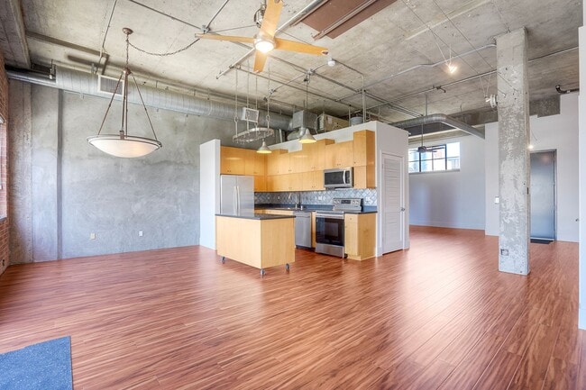 Building Photo - 3940 7th Ave