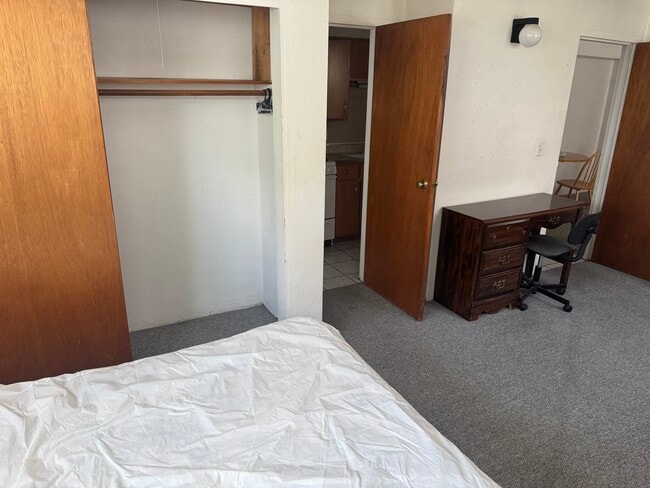 Building Photo - 105 E John St