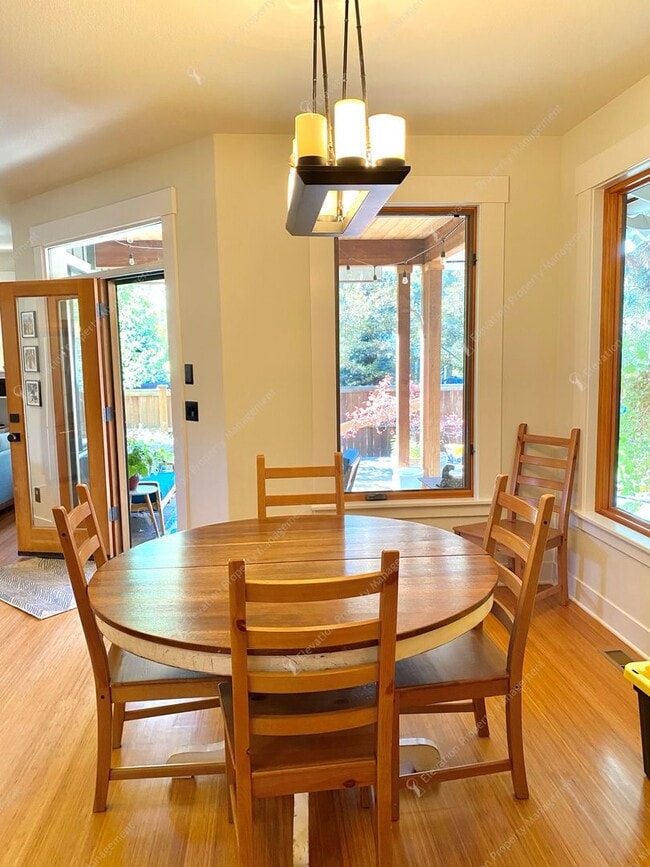 Building Photo - Unfurnished 4BR - 2.5BA NWX Corner Lot Pri...