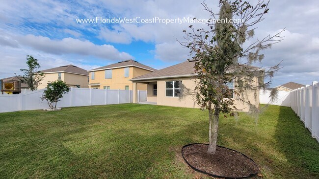 Building Photo - LOVELY 3 BEDROOM/2 BATH HOME WITH FENCED YARD! WILLOW WALK- PALMETTO!!!