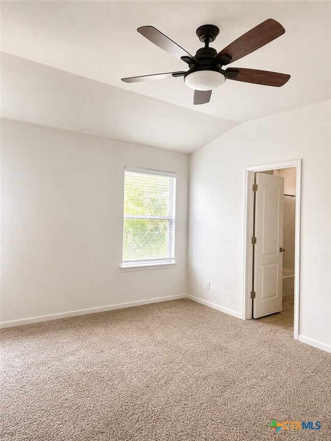Building Photo - 215 San Saba