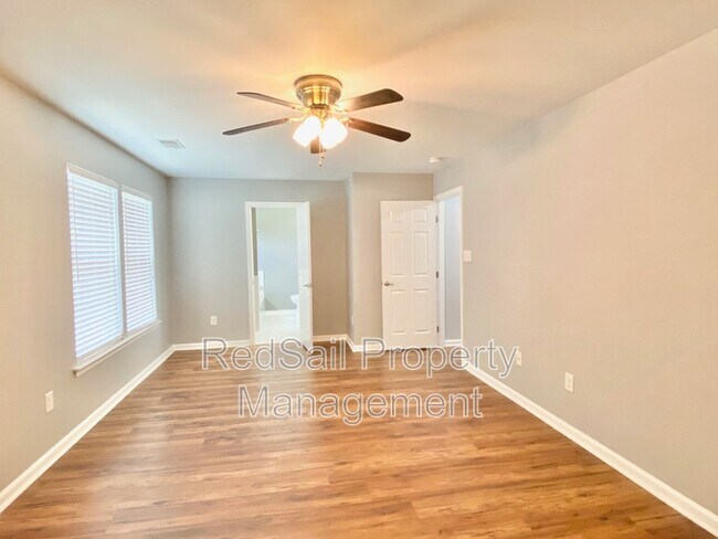 Building Photo - 642 Kelso Dr