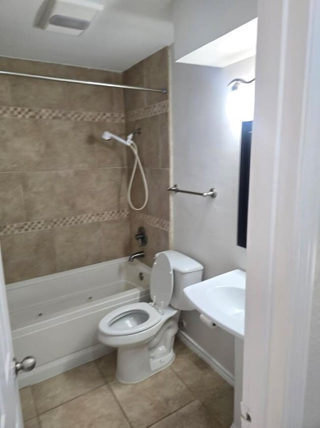 Building Photo - 1714 Mimosa Ln