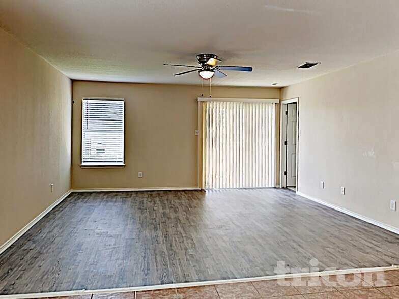 Building Photo - 2319 Camberly View