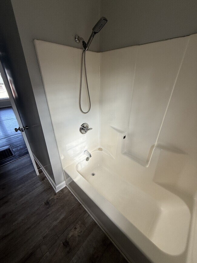 Building Photo - 605 80th St S