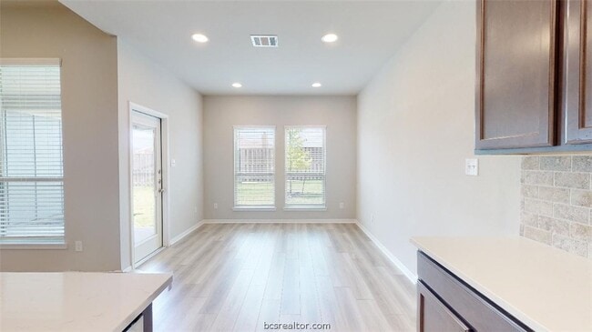 Building Photo - 6335 Spartan Dr