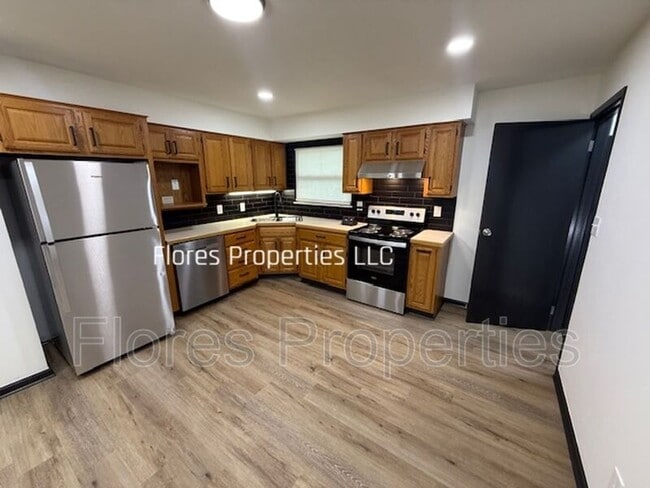Building Photo - 6406 Faircrest Rd