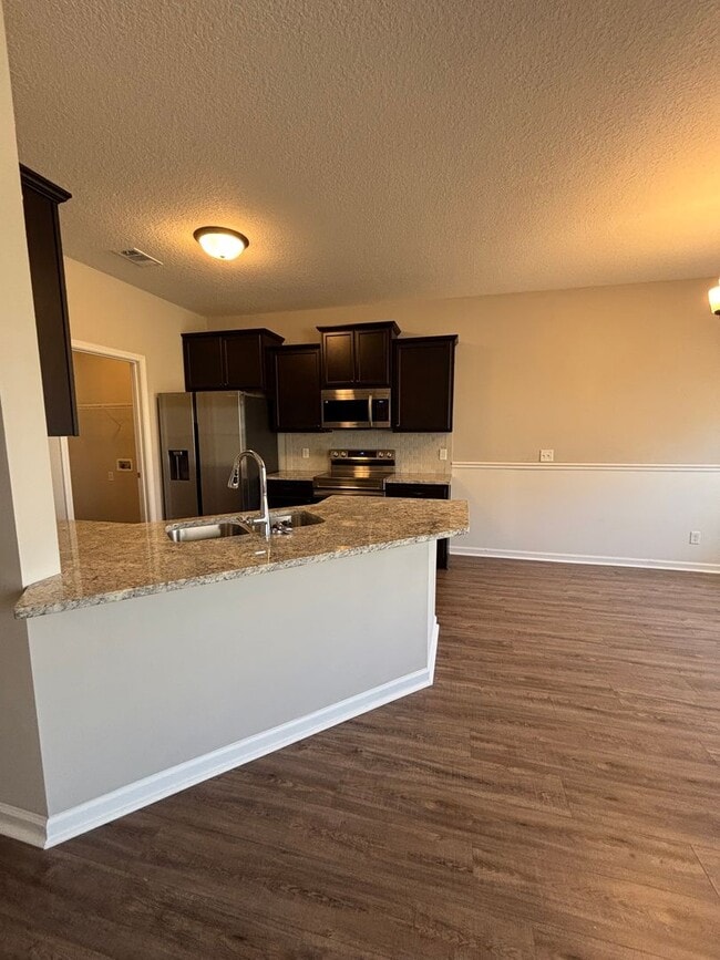 Building Photo - 134 Sunflower Cir NE