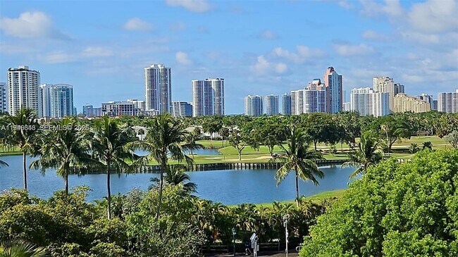 Building Photo - 3625 N Country Club Dr