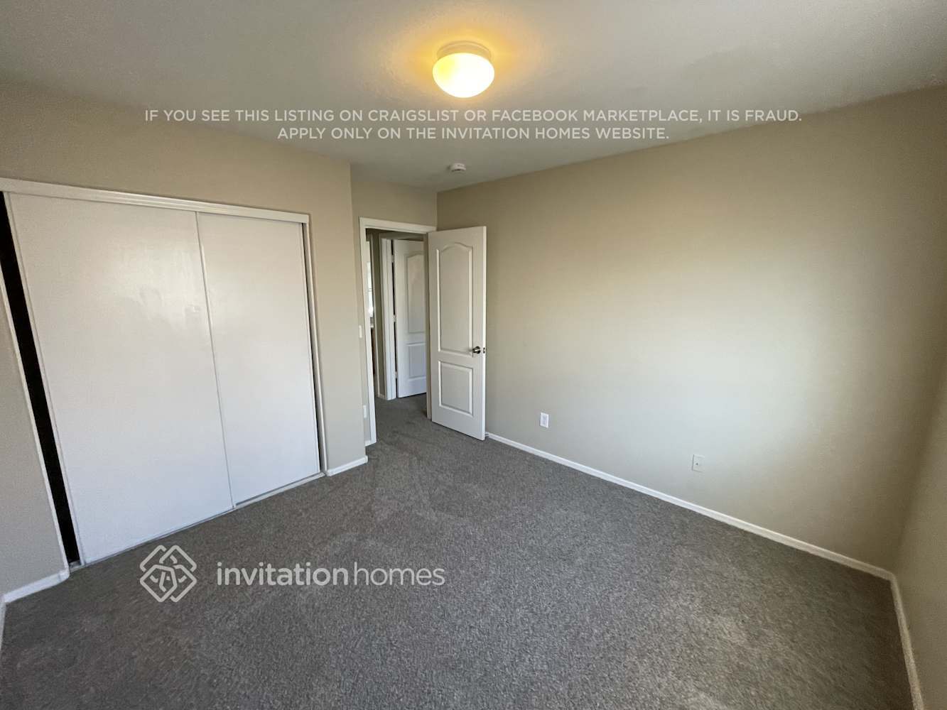 Building Photo - 5220 W Albeniz Pl