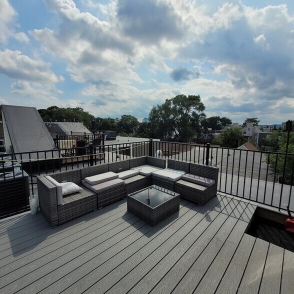 Building Photo - 49 Rogers St