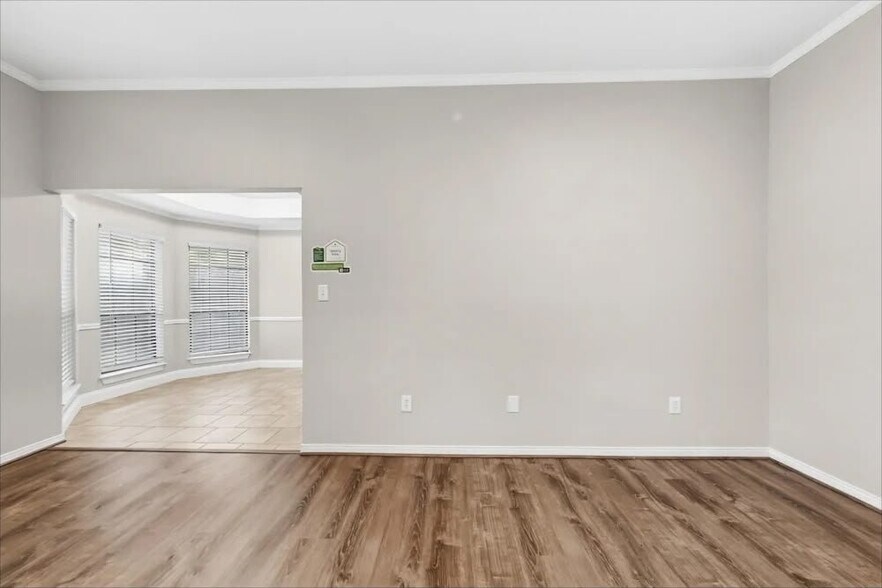 Building Photo - 203 Bowie St