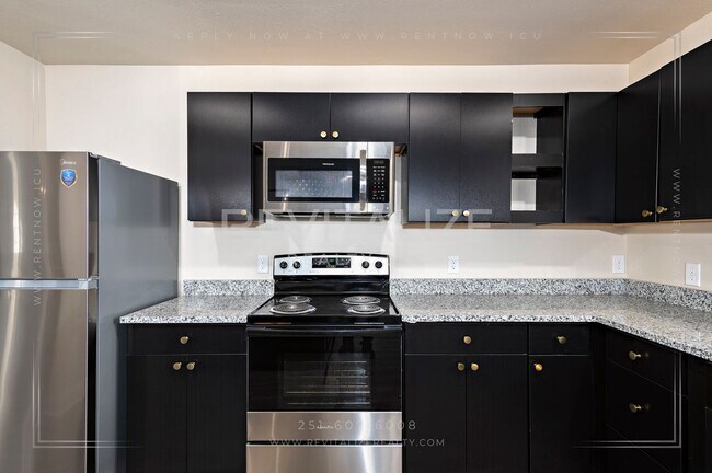 Building Photo - 1704 McGill Ave