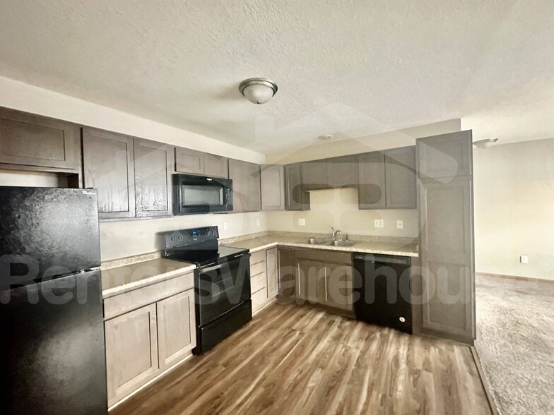 Building Photo - 1166 SE Village View Ln