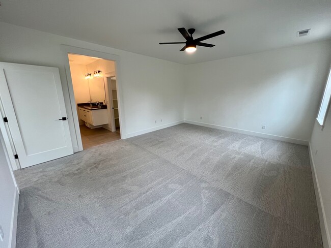 Building Photo - 317 Talons Dr